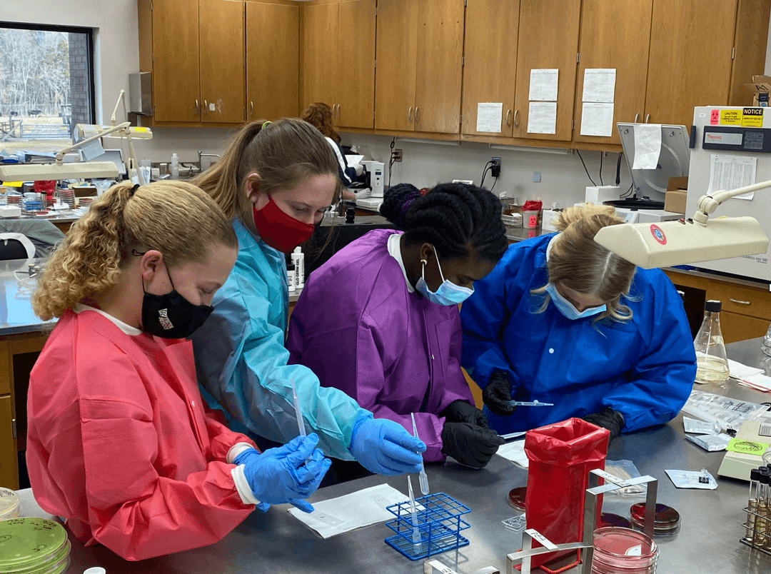 Georgia 4-H'ers at Tifton Veterinary Diagnostic and Investigational Laboratory