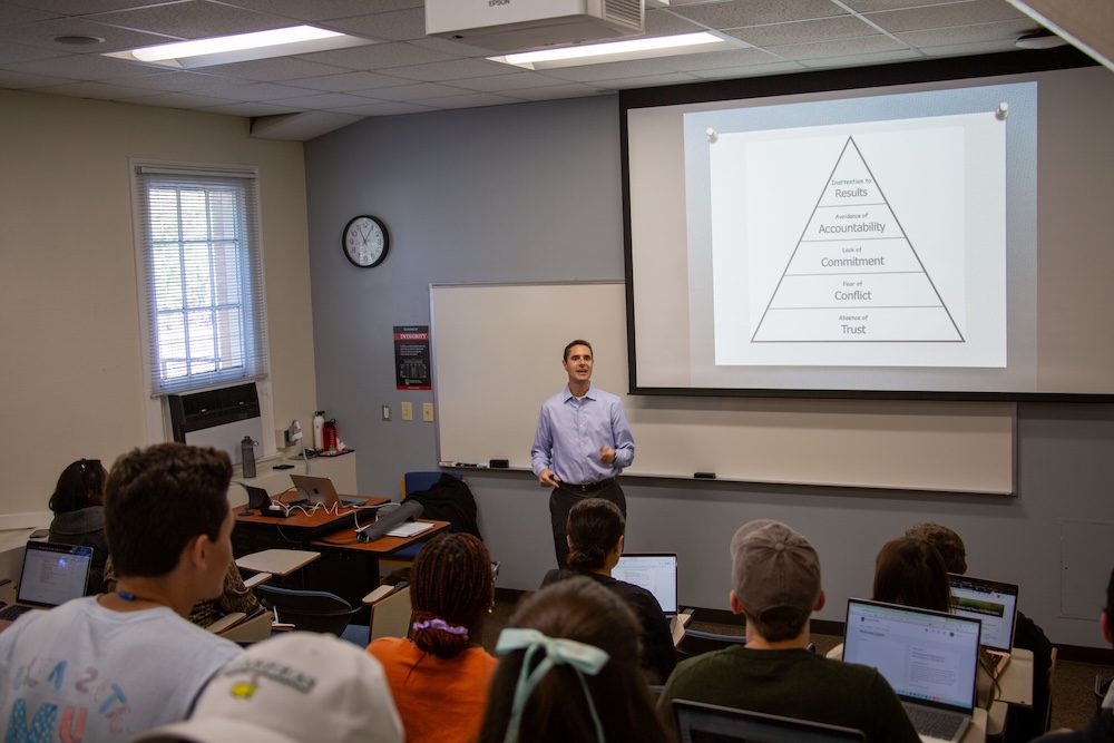 Kevan Lamm teaching undergraduate students